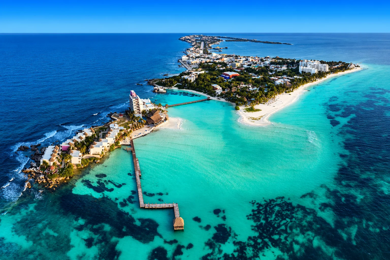 Protected bay and easy island atmosphere on Isla Mujeres